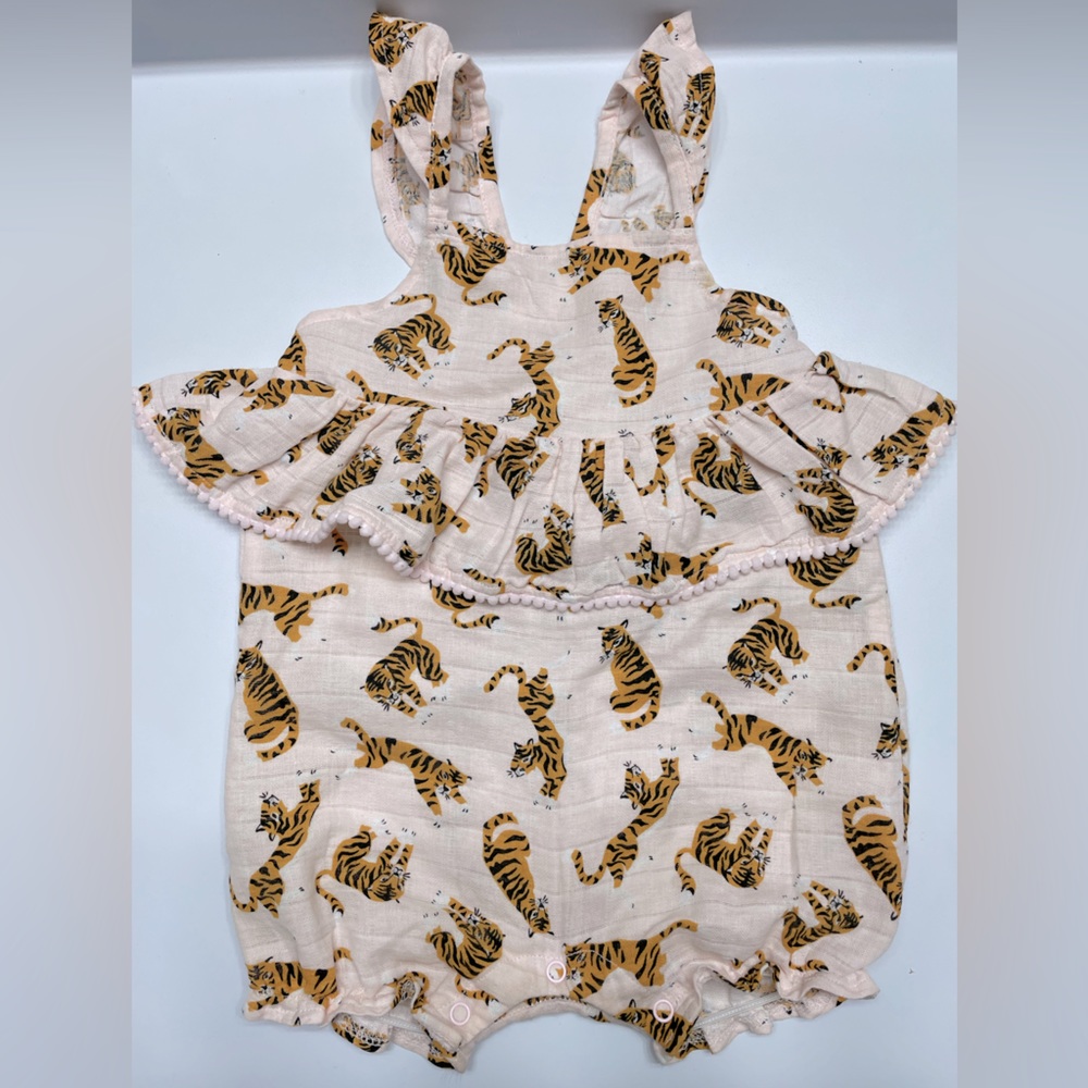 EUC Mud Pie Tiger Romper 🐅